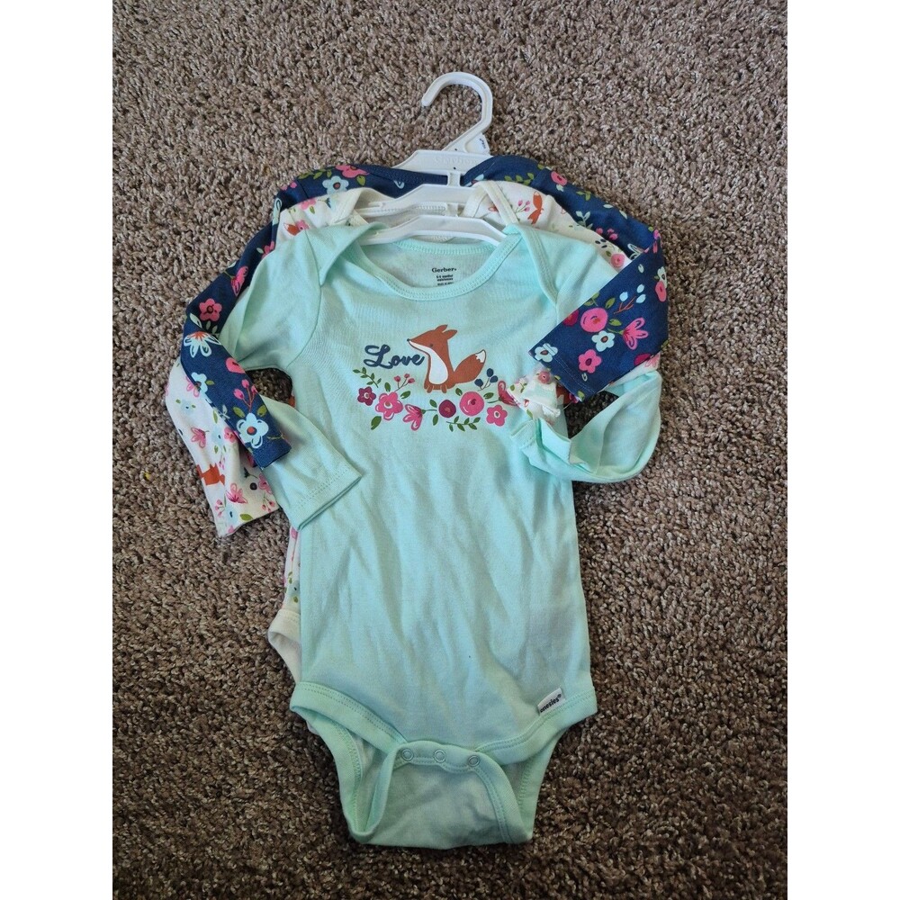 Gerber 3 pack of onesies size 3-6 months new with tags